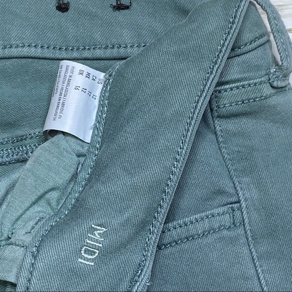 American Eagle AEO Green Twill Midi Cuffed Shorts - Picture 2 of 6